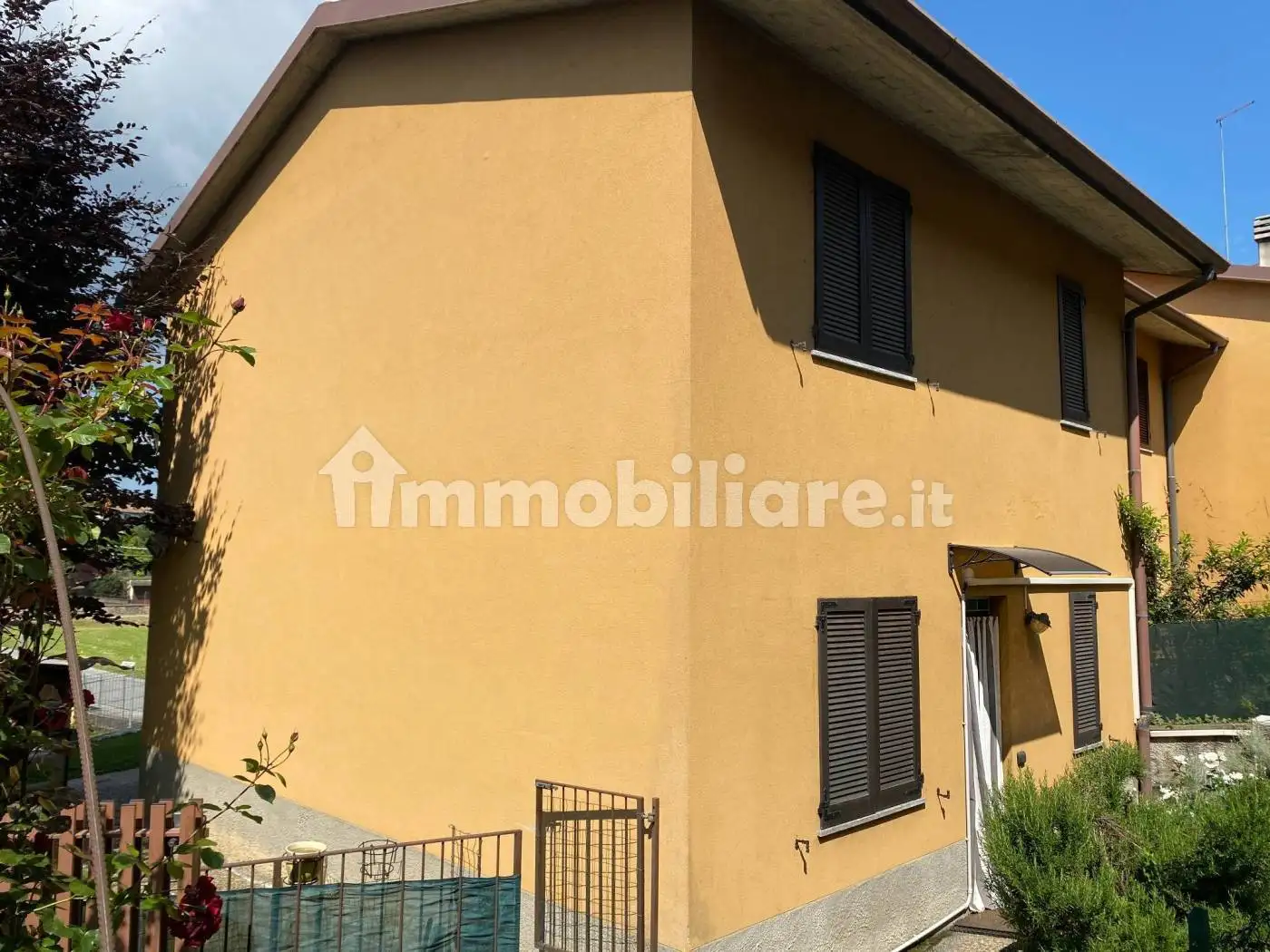 Villa in vendita a Monguzzo