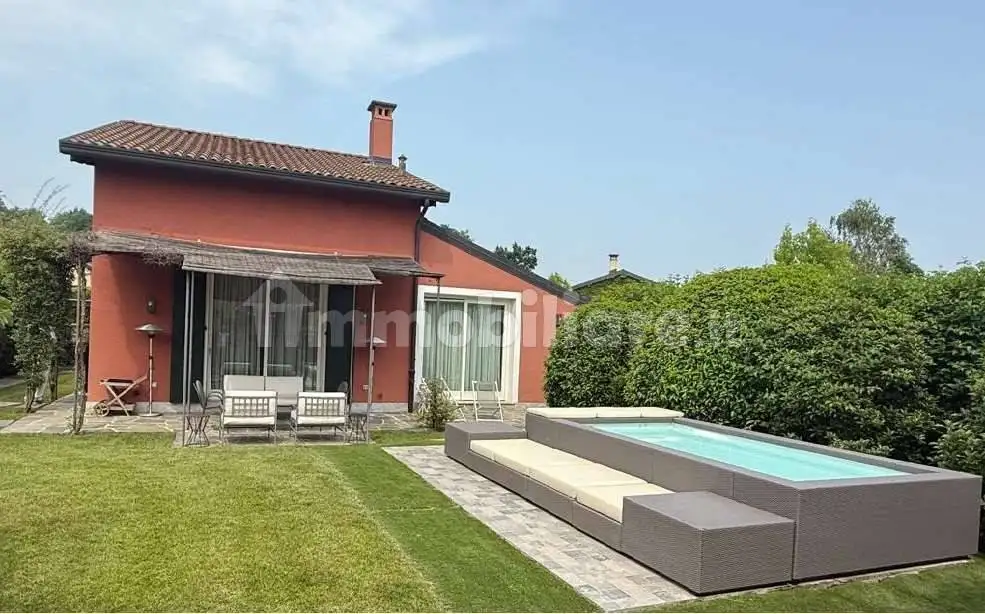 Villa in vendita a Bogogno