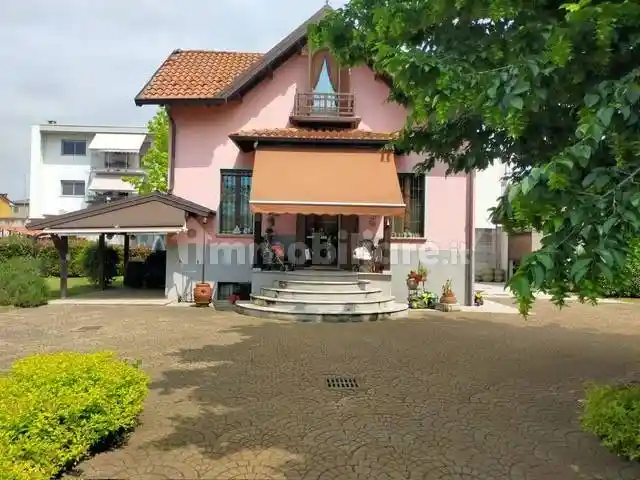 Villa in vendita a Vigevano