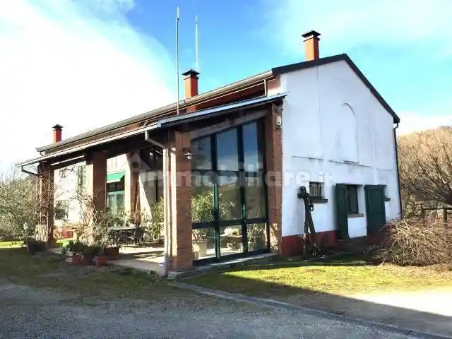 Rustico - Casale in vendita a Fornovo di Taro