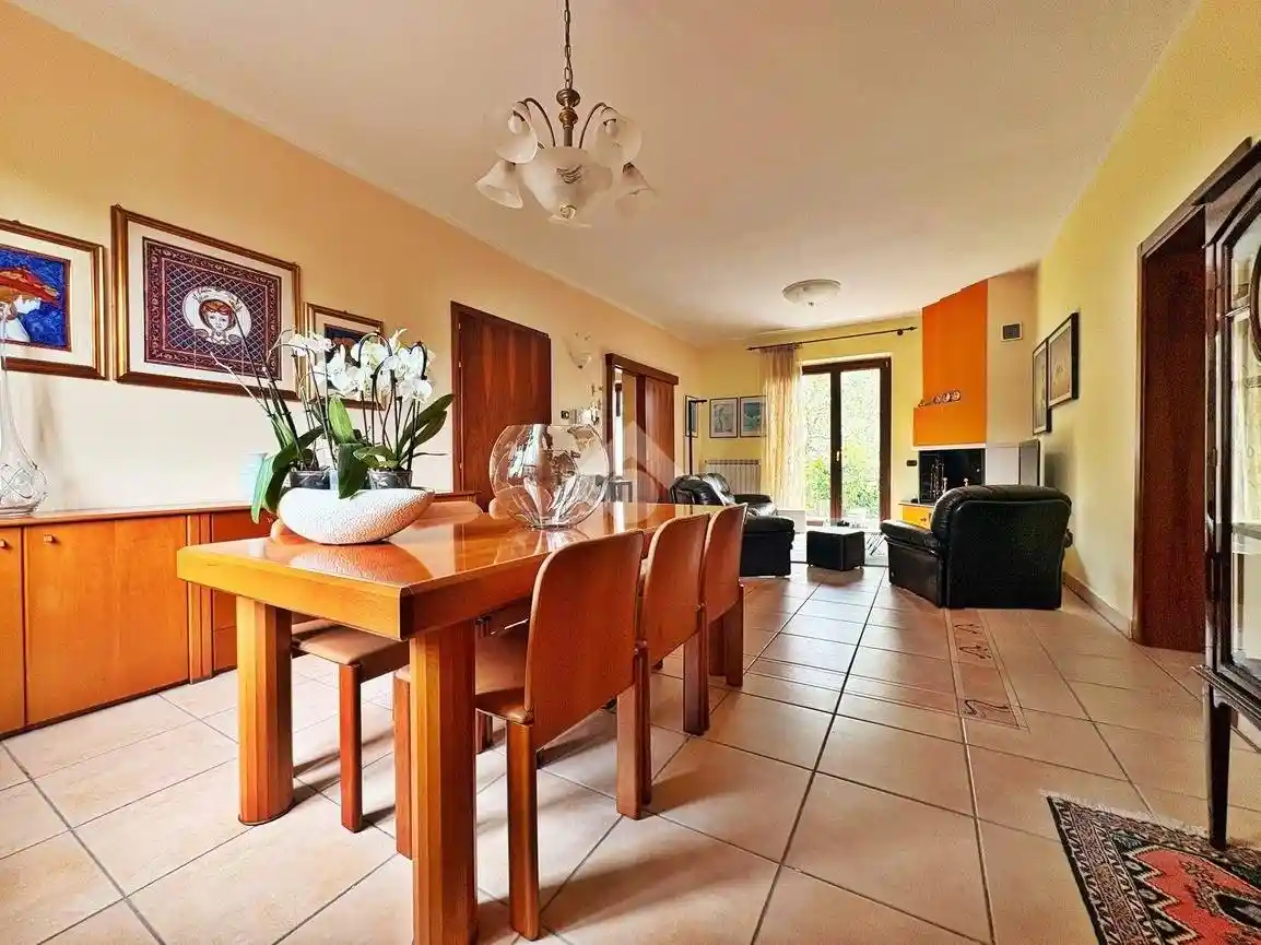 Casa indipendente in vendita a Gualdo Tadino