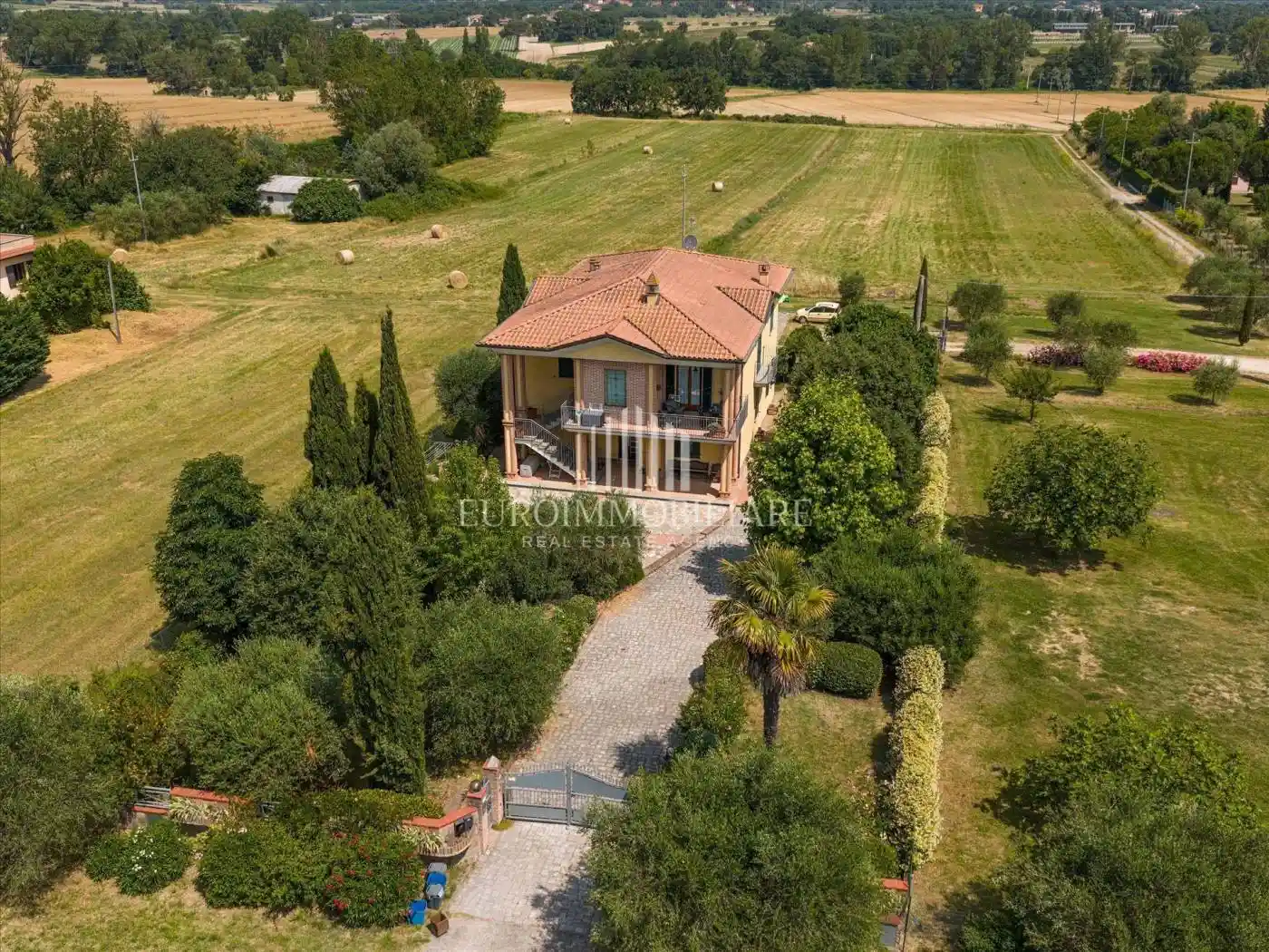 Villa unifamiliare via Giuseppe Garibaldi, 7, Centro, Castiglione del Lago - foto 2