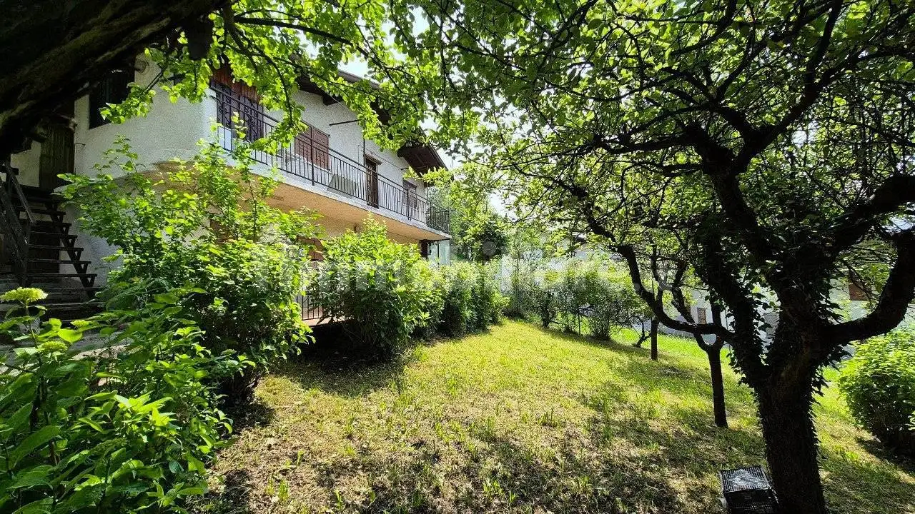 Villa in vendita a Borno