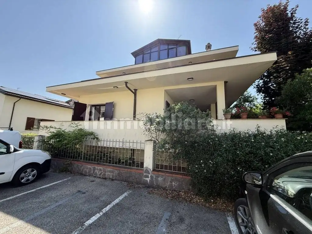 Villa in vendita a Imola