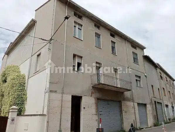 Casa indipendente in vendita a Viadana