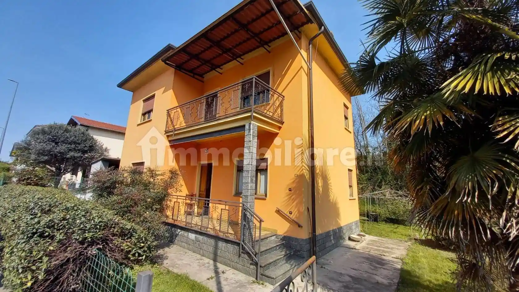 Villa in vendita a Oleggio