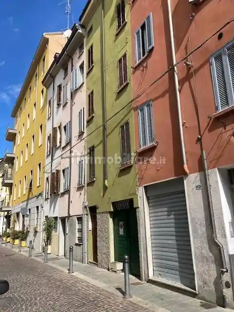 Palazzo - Edificio in vendita a Parma