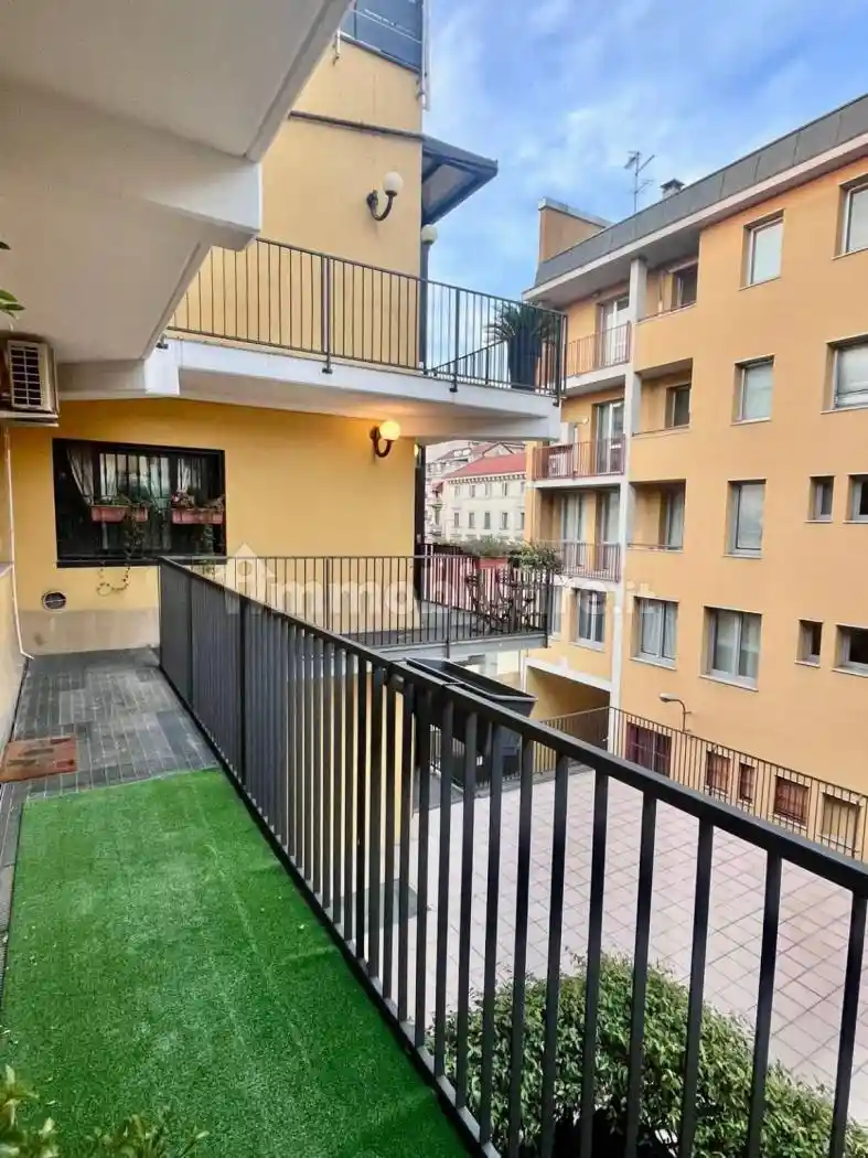 Trilocale via Giulio Belinzaghi 15/a, Farini, Milano - foto 4