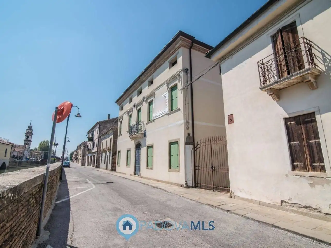 Palazzo - Edificio in vendita a Battaglia Terme