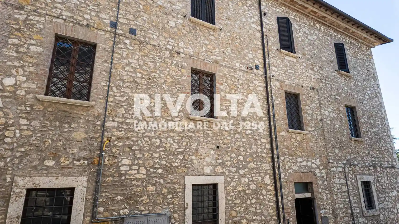 Palazzo - Edificio in vendita a Montecchio