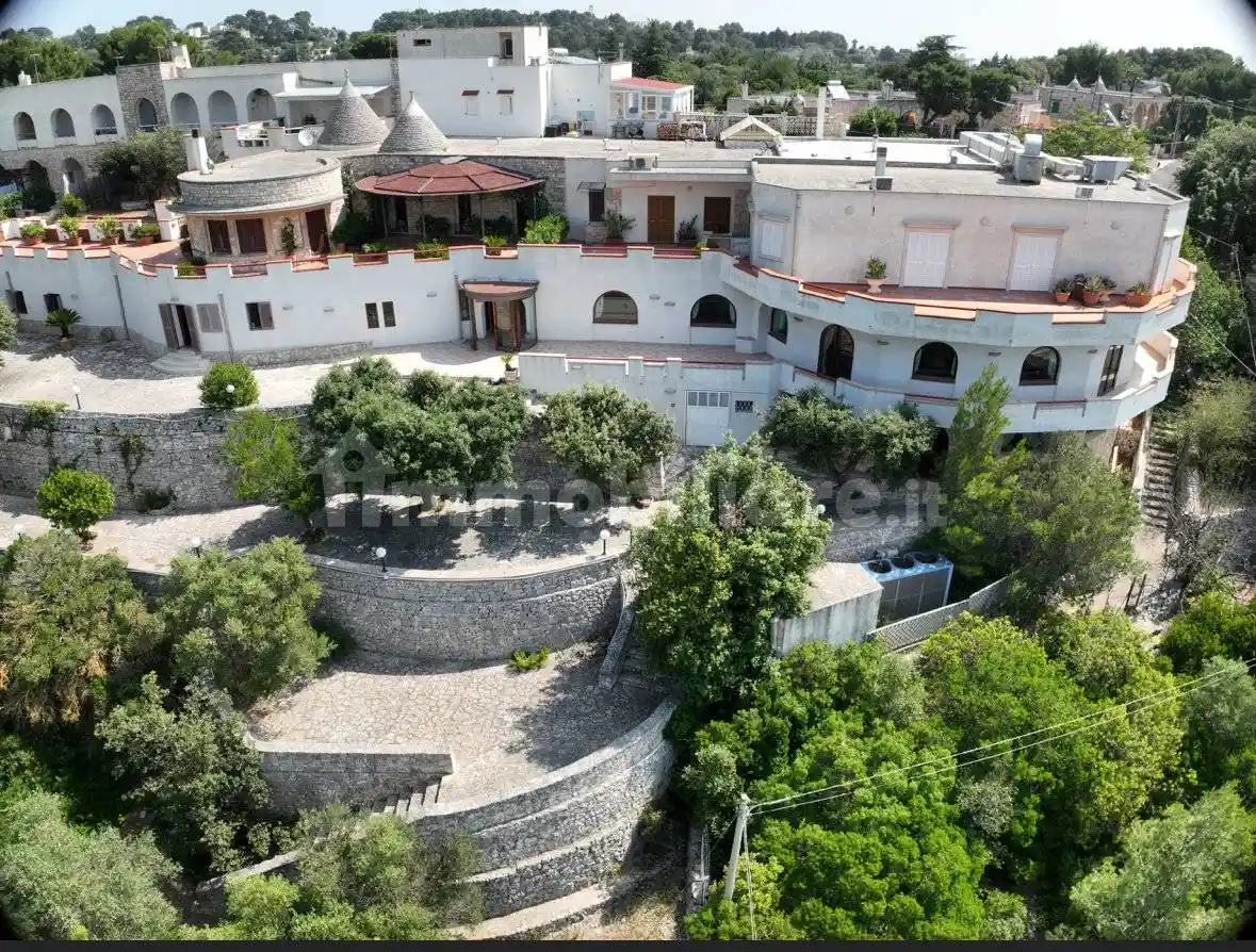 Palazzo - Edificio in vendita a Fasano