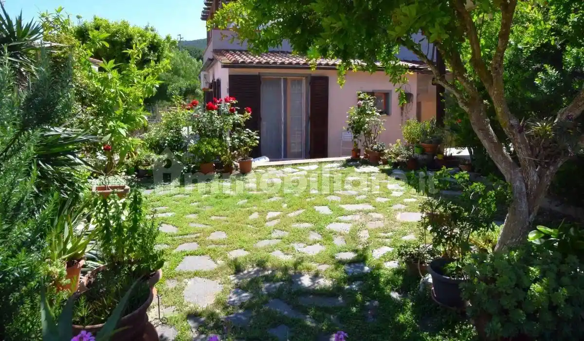 Casa indipendente in vendita a Campo nell'Elba