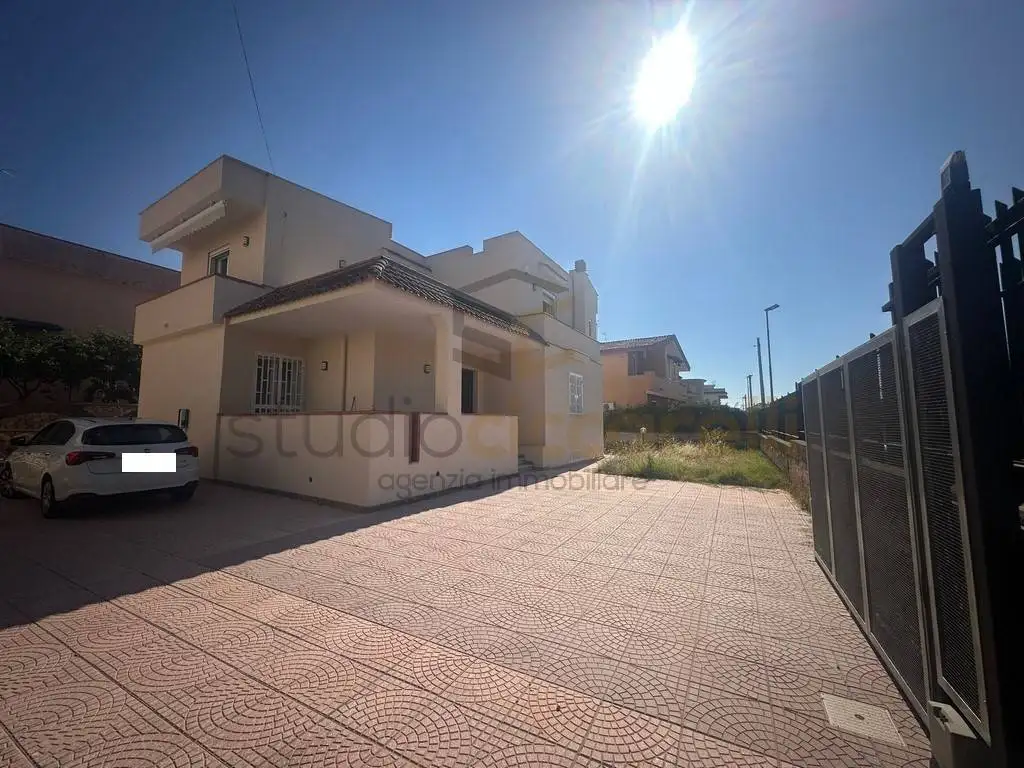 Villa in vendita a Giugliano in Campania