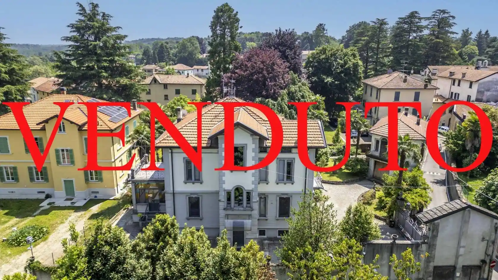Villa in vendita a Albiolo
