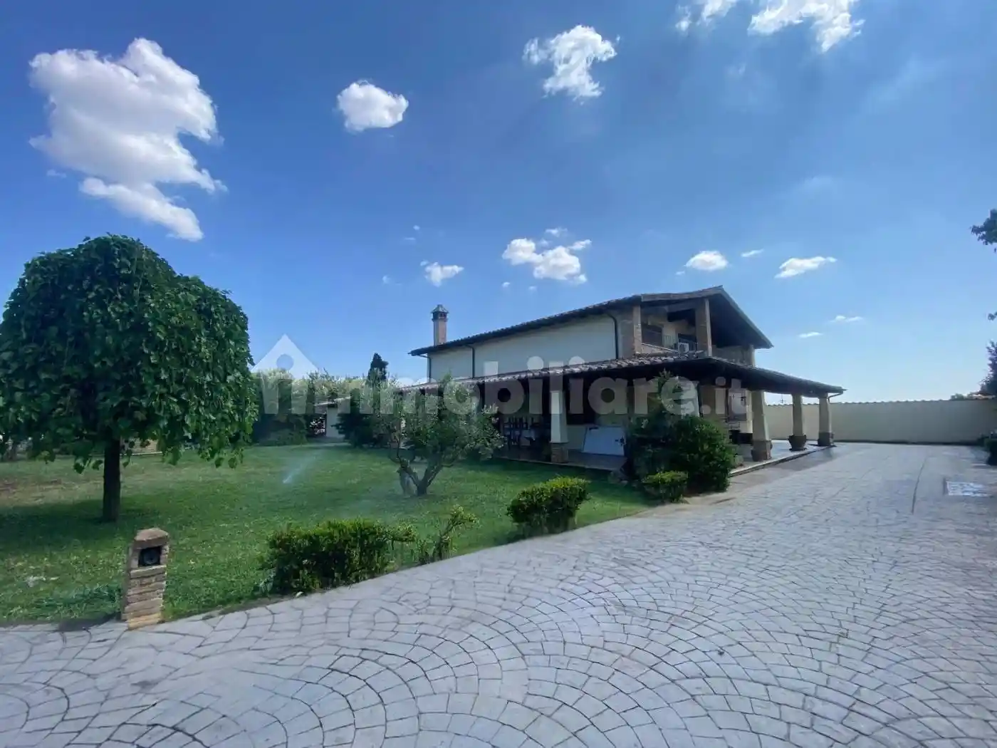 Villa in vendita a Anguillara Sabazia