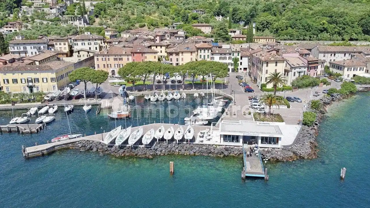 Casa indipendente in vendita a Gargnano