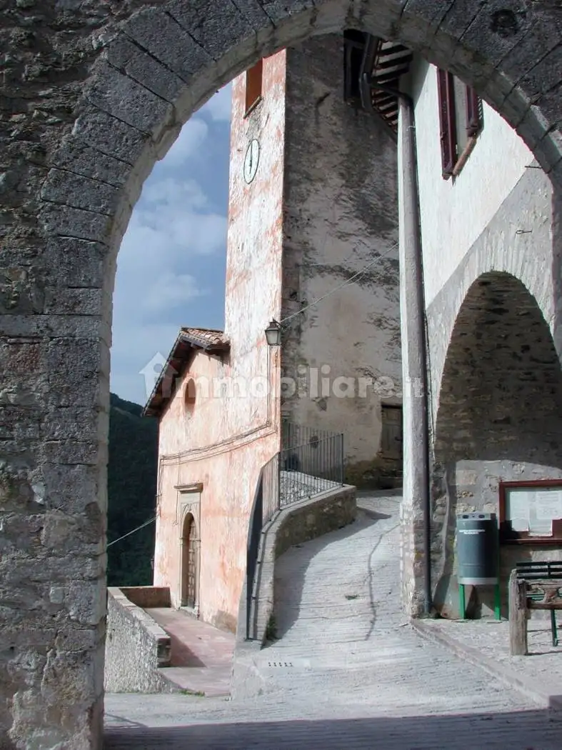 Casa indipendente in vendita a Sant'Anatolia di Narco