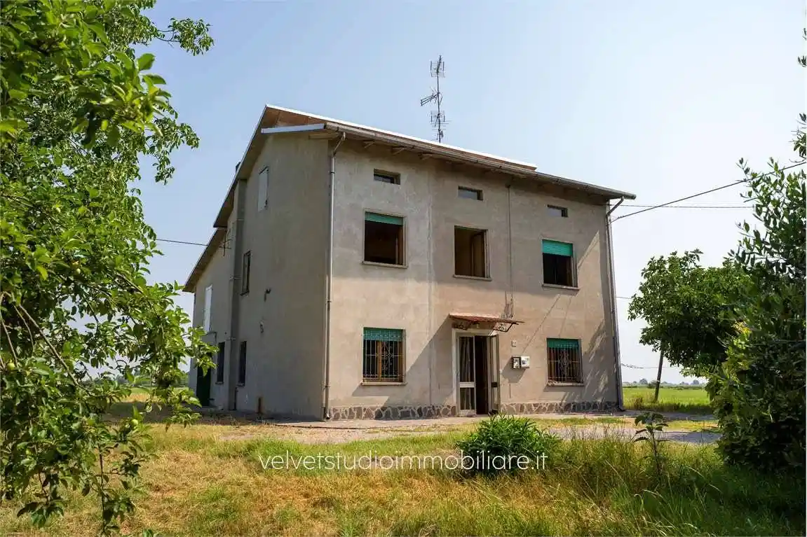 Casa indipendente in vendita a Mirandola