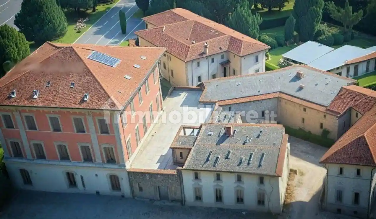 Palazzo - Edificio in vendita a Lucca