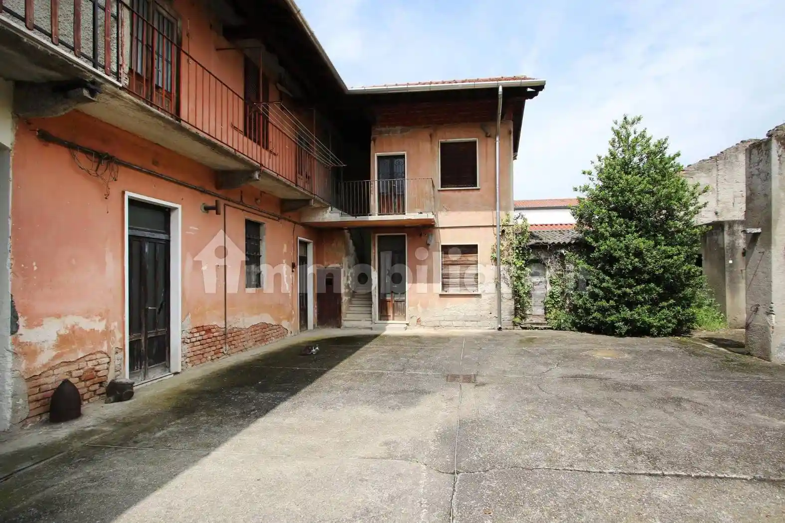 Casa indipendente in vendita a Robecchetto con Induno