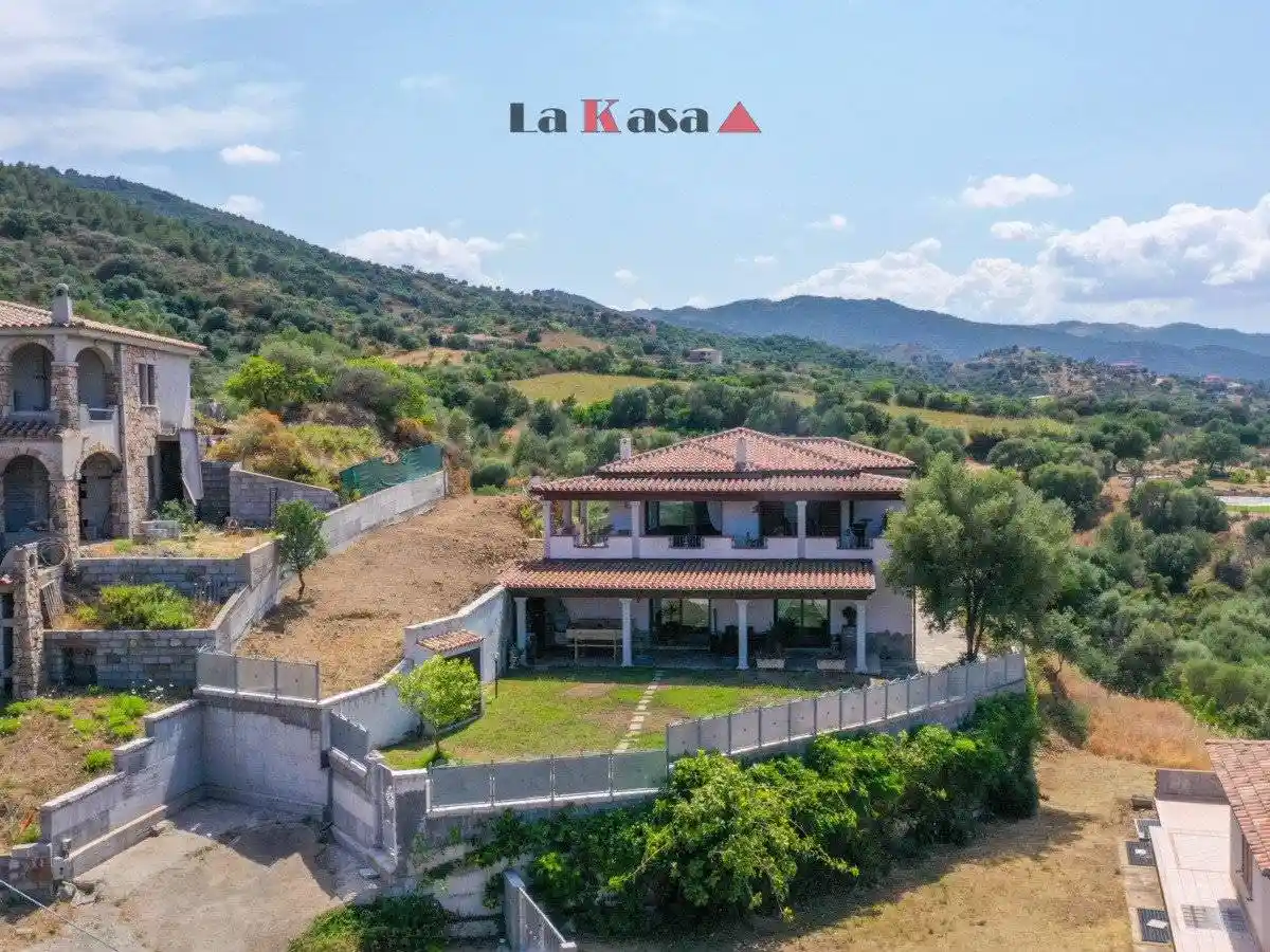 Villa bifamiliare, ottimo stato, 160 m², Centro, Torpè - foto 2