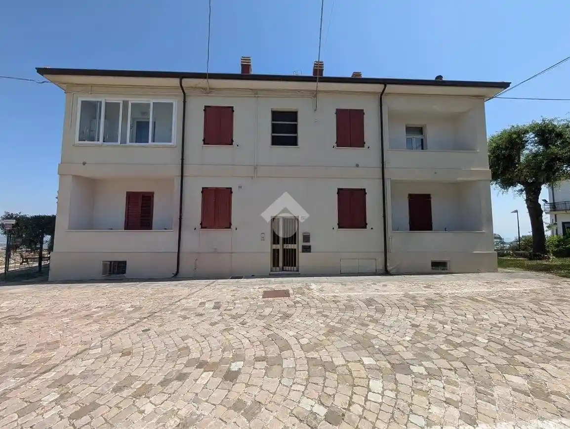 Trilocale piazza Roma 3, Centro, Gemmano - foto 2