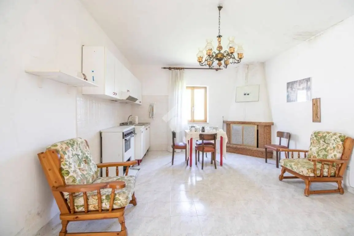 Casa indipendente in vendita a Belmonte in Sabina