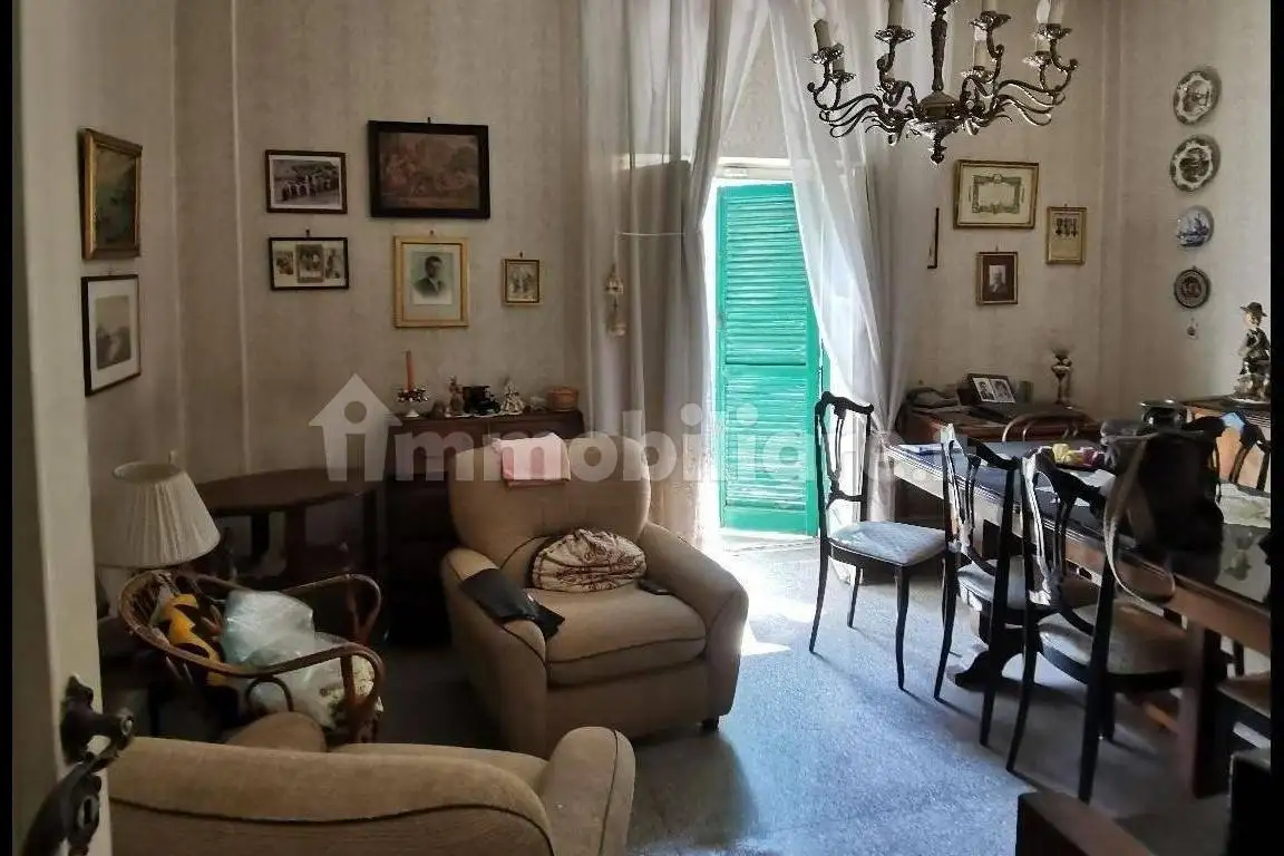 Appartamento in vendita a Napoli