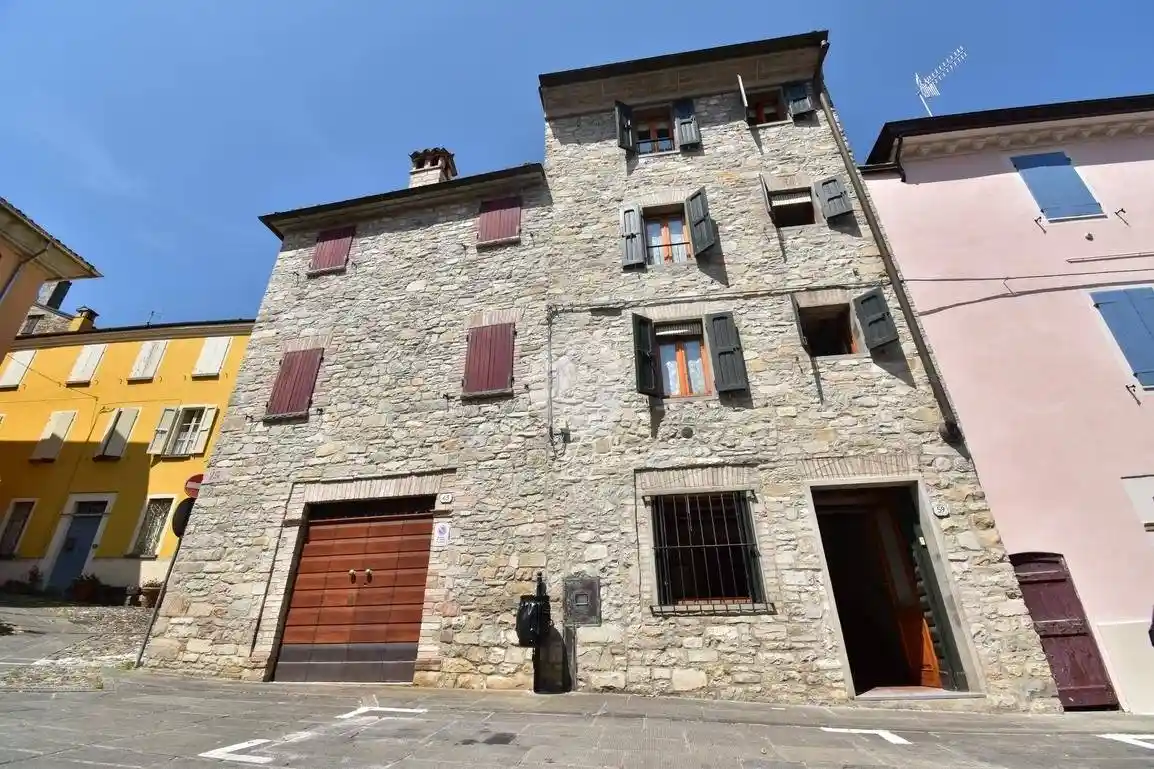 Casa indipendente in vendita a Calestano