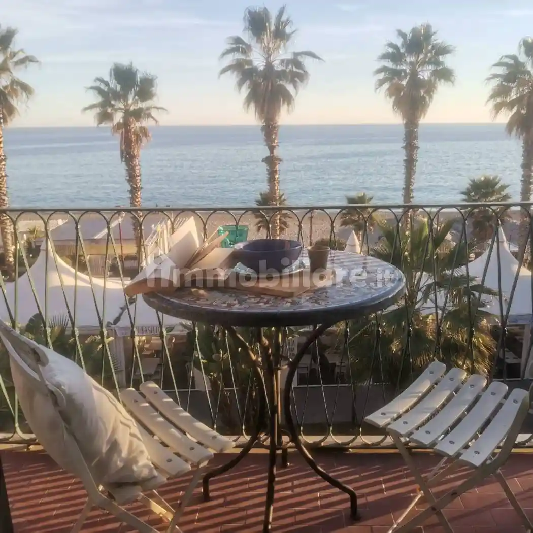 Appartamento in affitto a Finale Ligure