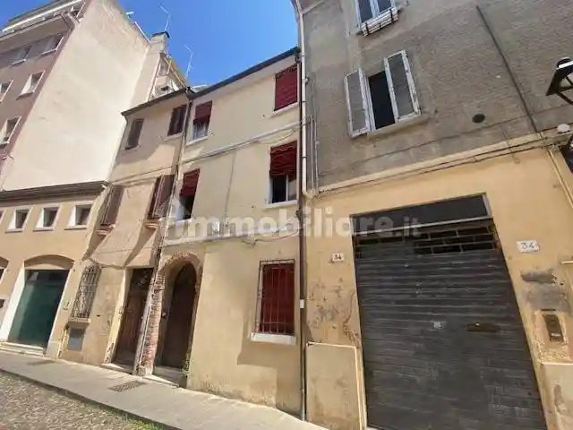 Casa indipendente in vendita a Ferrara