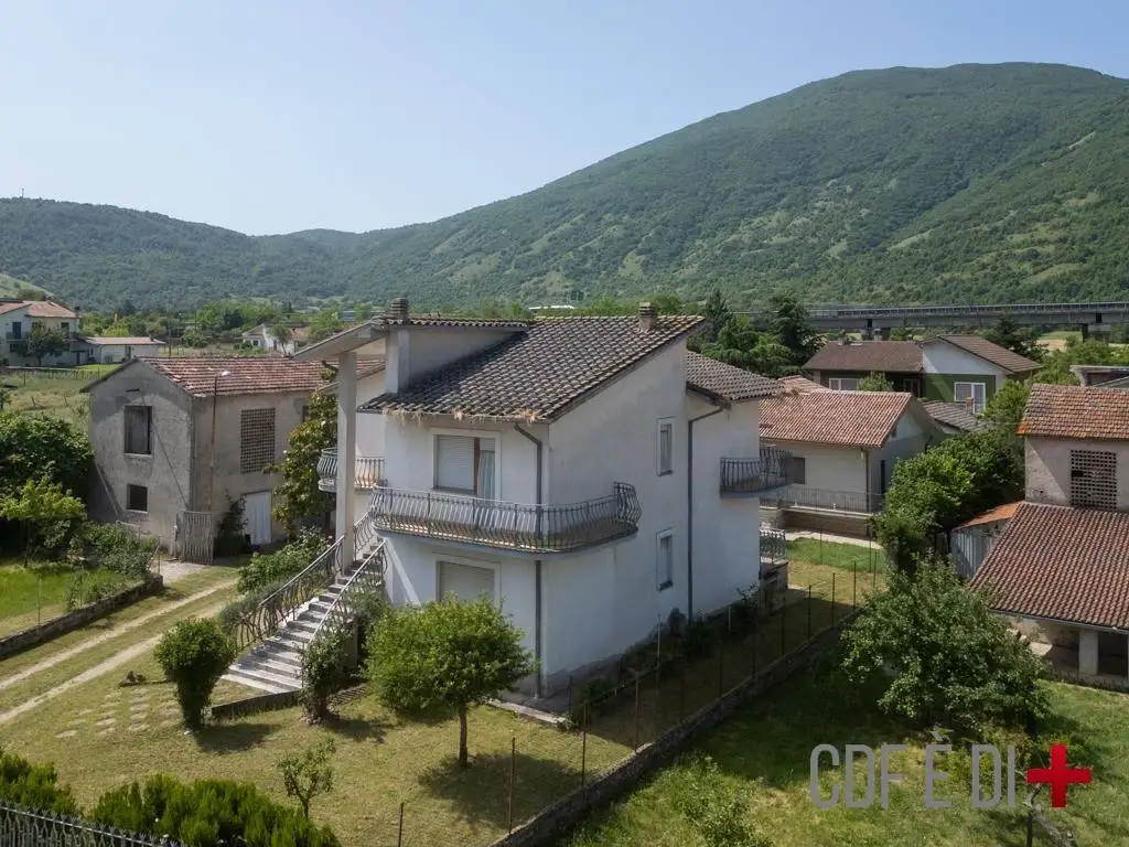 Villa in vendita a Borgorose