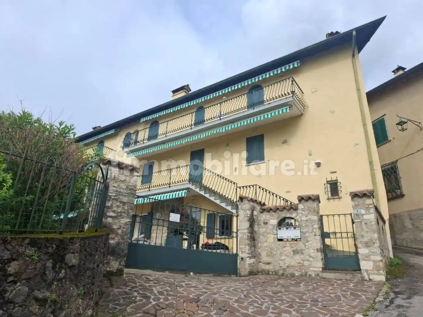 Appartamento in vendita a Gardone Riviera