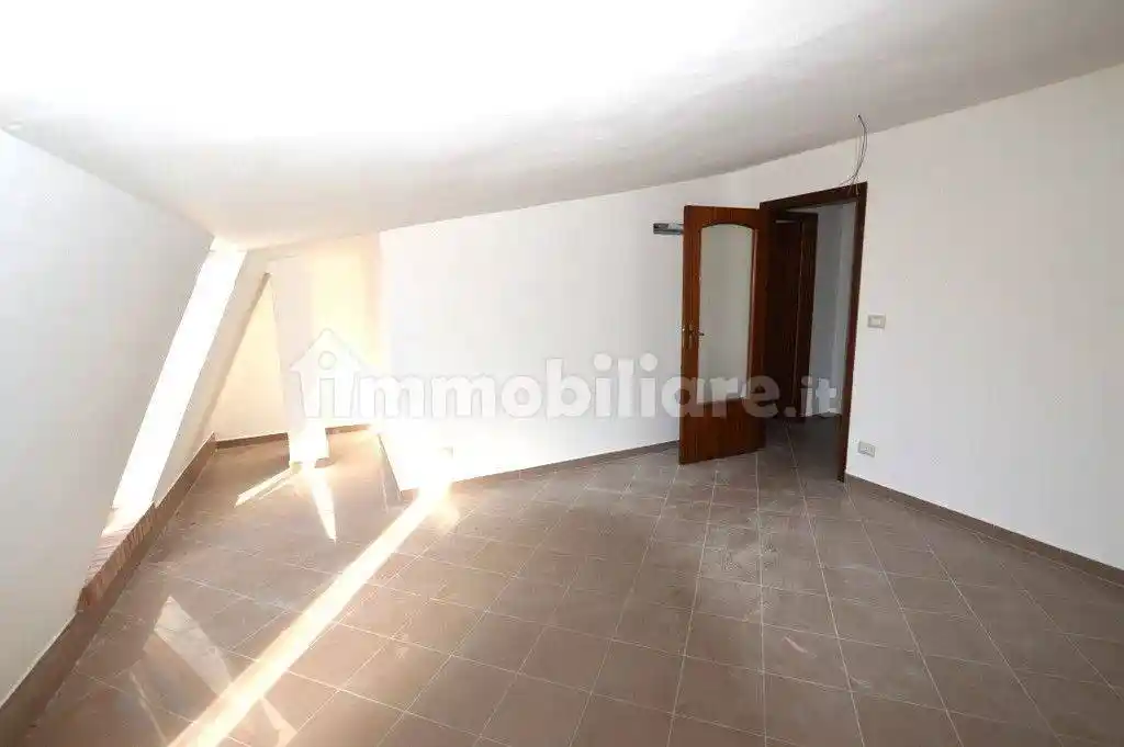 Attico via Sandro Pertini, Lavello - foto 2