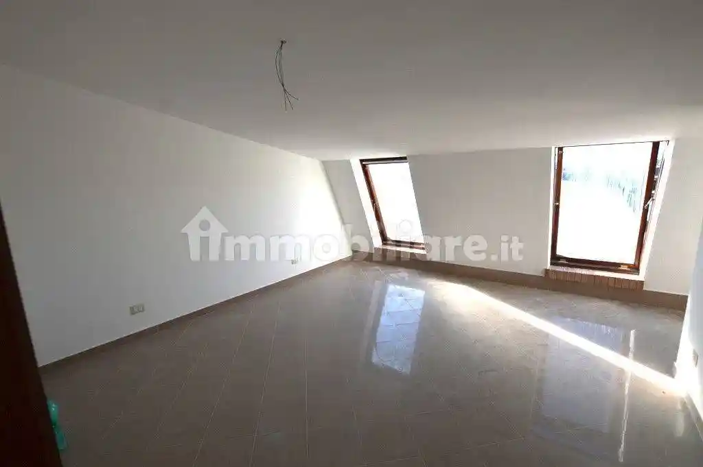 Attico via Sandro Pertini, Lavello - foto 3