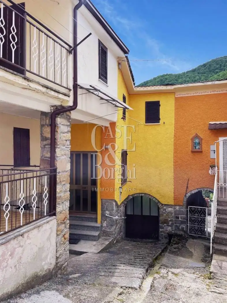 Casa indipendente in vendita a Santa Margherita di Staffora
