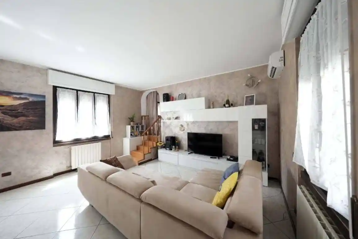 Appartamento in vendita a Biassono