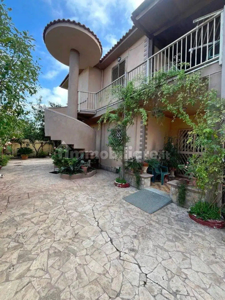 Villa in vendita a Mondragone