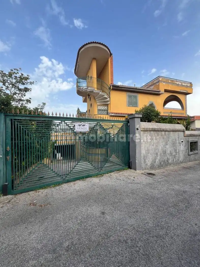 Villa in vendita a Castel Volturno