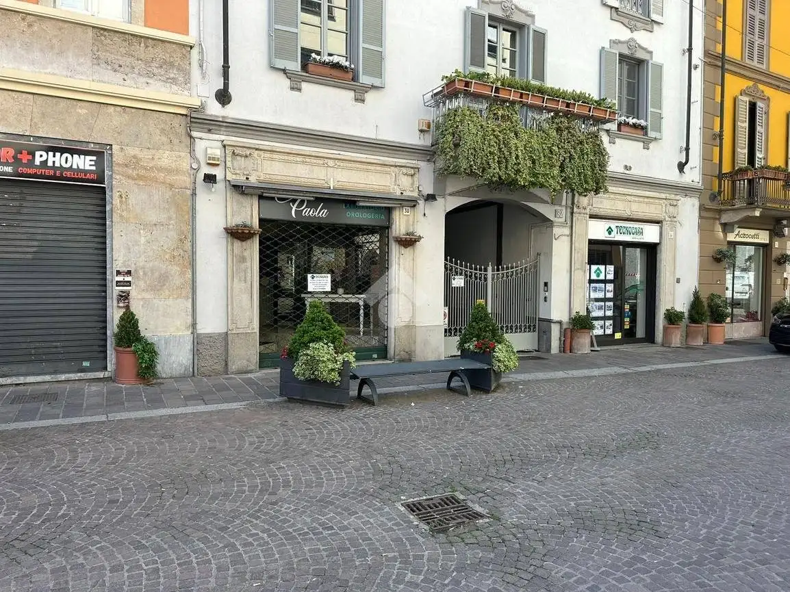 Bilocale via Giovanni Plana 30, Centro Storico, Voghera - foto 5