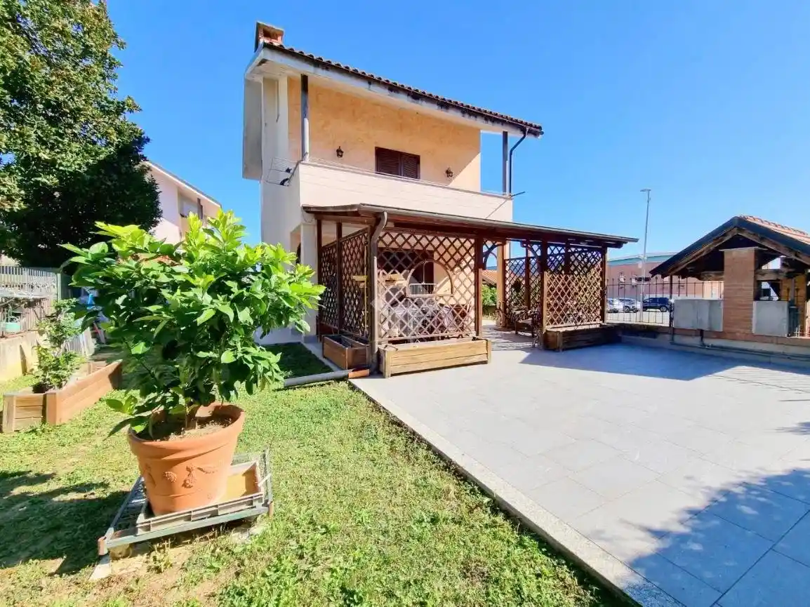 Villa in vendita a San Francesco al Campo