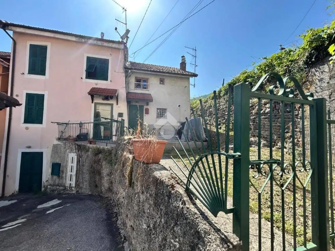 Casa indipendente in vendita a Ceranesi