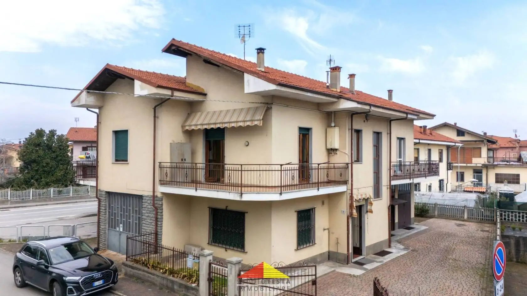 Villa in vendita a Revello