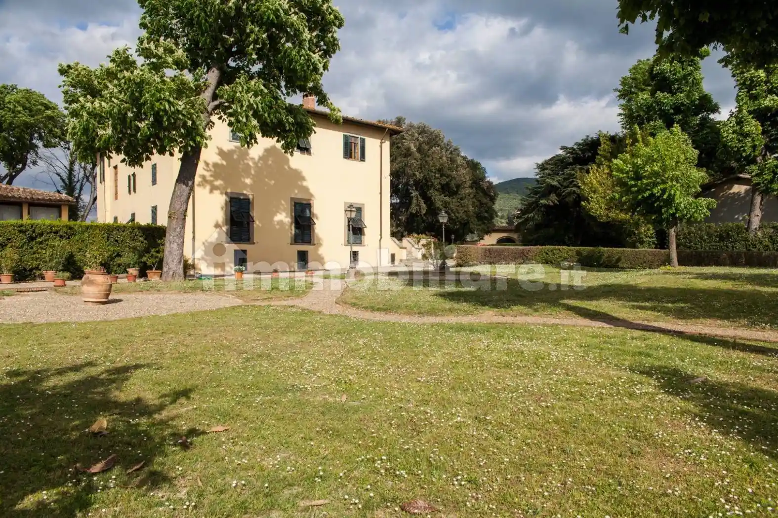 Villa plurifamiliare, ottimo stato, 1400 m², Europa, Firenze - foto 2