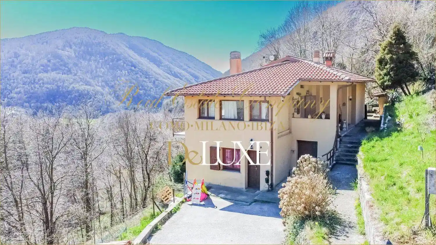 Villa in vendita a Canzo