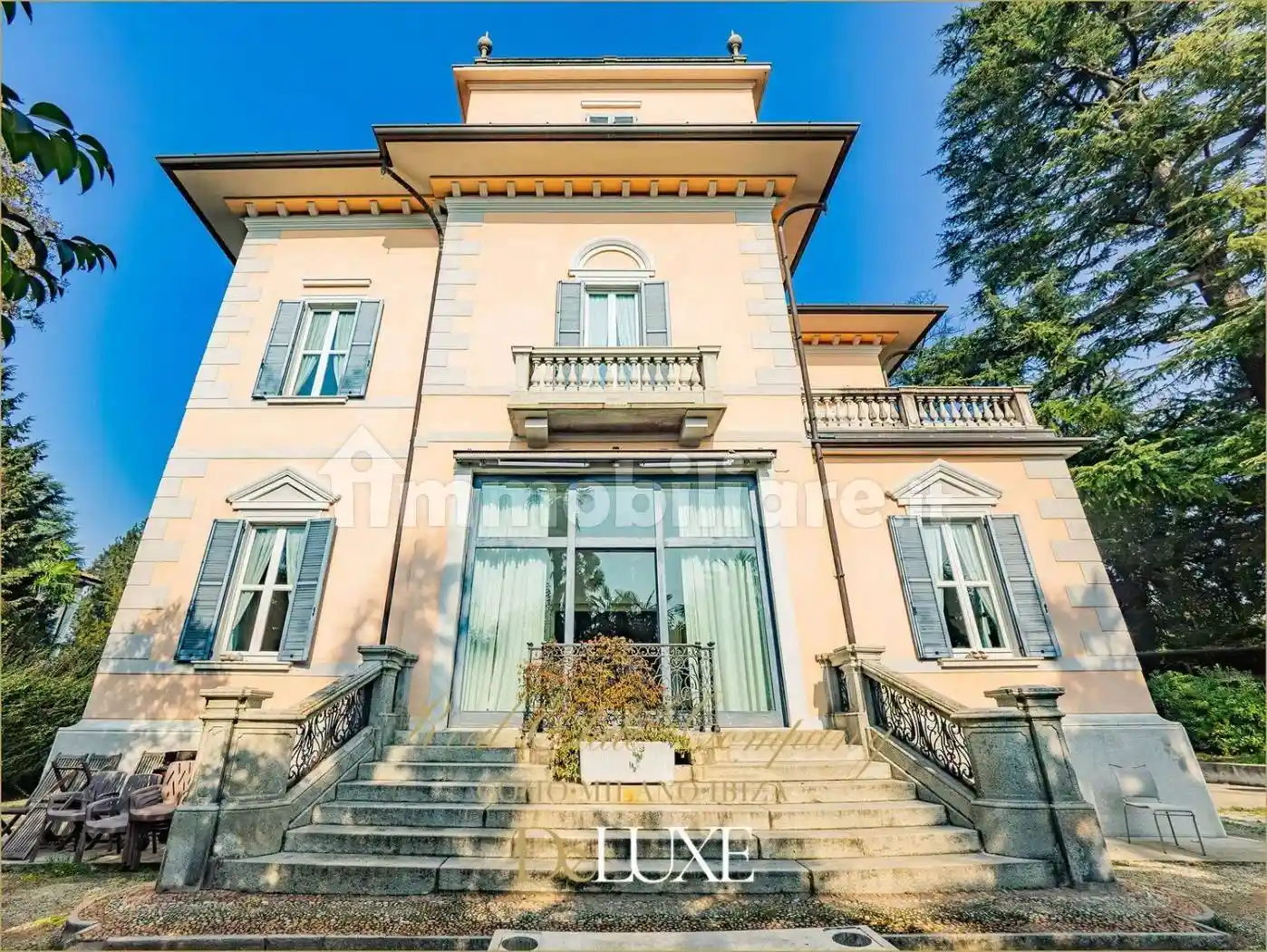Villa in vendita a Varese