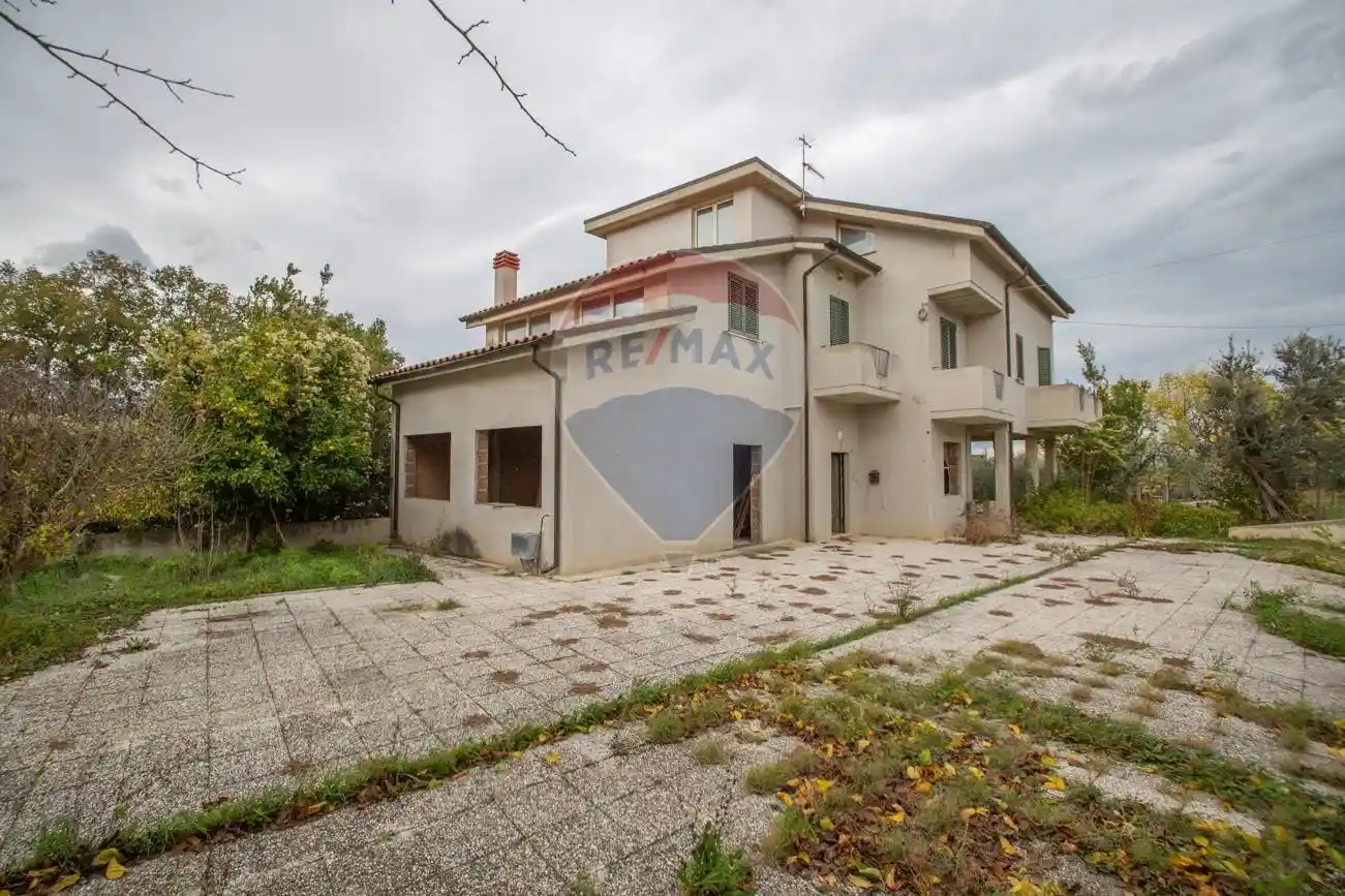 Villa unifamiliare Strada Villa Toppi, Chieti Città, Chieti - foto 4