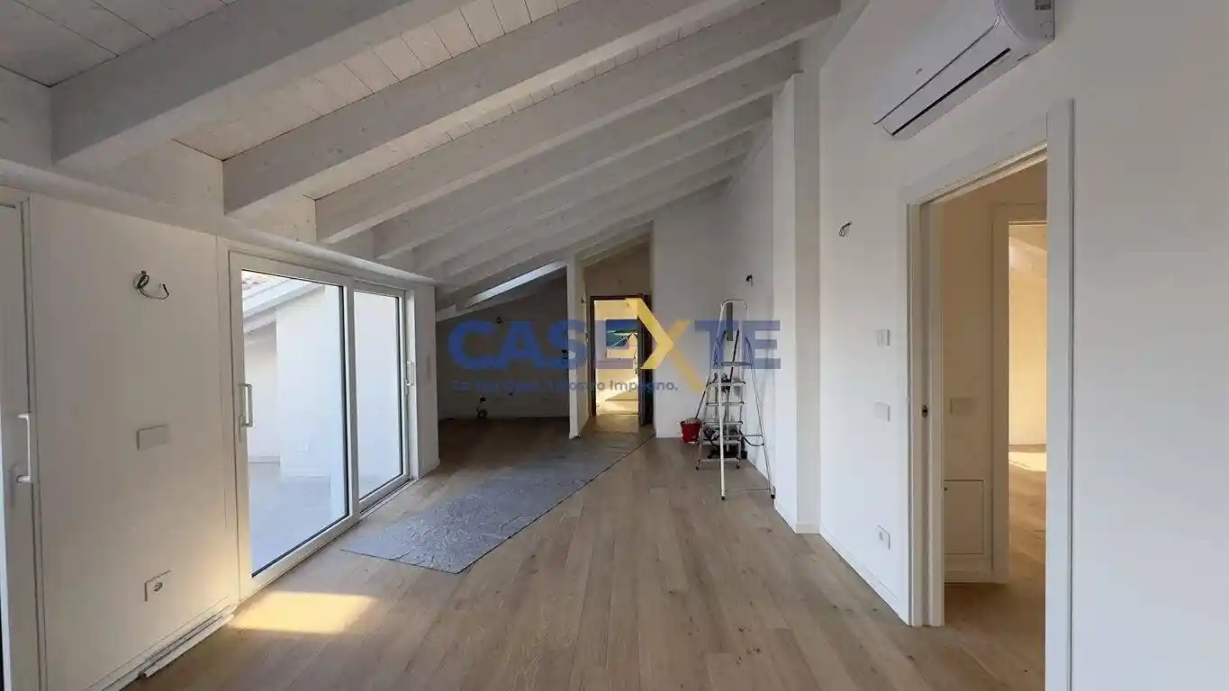 Appartamento in vendita a Desenzano del Garda