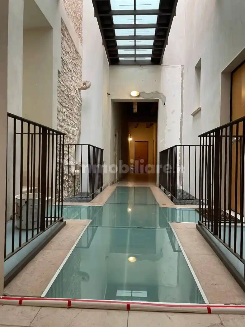 Palazzo - Edificio in vendita a Palo del Colle