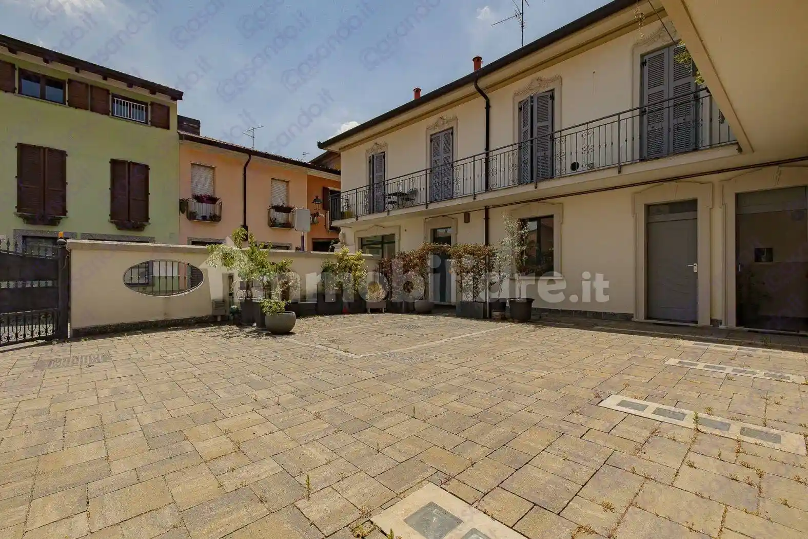 Appartamento in vendita a Lazzate